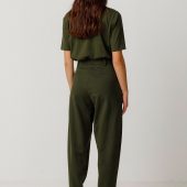 pantalon ezama wtr00565 couleur vert fonce vert intense SKFK pantalon long resserré aux chevilles pan sur le devant pantalon uni kaki
