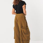 pantalon aines skfk pantalon tres large cargo vert olive kaki avec double poches sur les cotes wtr00564
