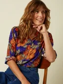 karen blouse maui king louie chemise maui 10243 chemise manches longues imprimé grosse fleurs style hawai fond bleu electrique fleur orange / marron en viscose
