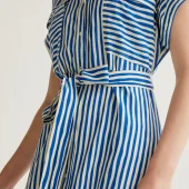 Robe rayé compania fantastica 40017 robe d été longue manche courte fermeture boutons 2 poches ceinture couleur rayé bleu et blanc
