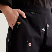 Pantalon fleurs compania fantastica 41027 pantalon cotn large fond noir petite fleurs colorés