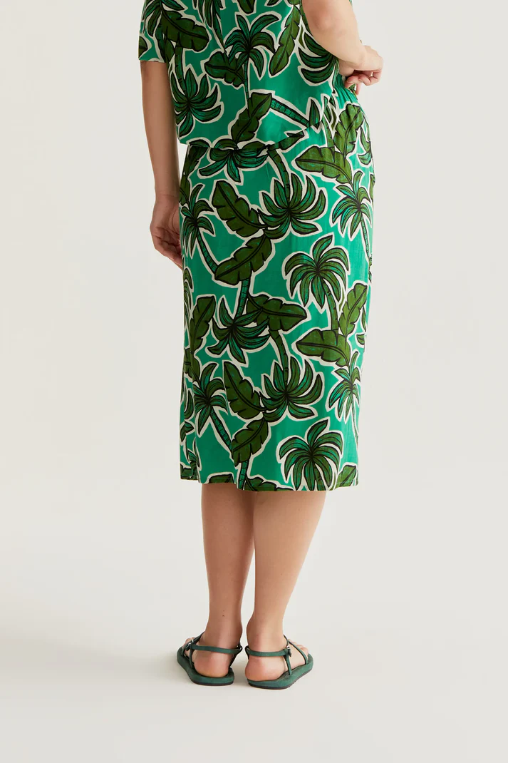 61C43003_02 Jupe palmiers compania fantastica jupe d été droite midi motifs palmiers sur tons de vert 430003 Jupe palmiers compania fantastica jupe d été droite midi motifs palmiers sur tons de vert 430003