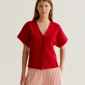 gilet rouge compania fantastica 10222 haut rouge manche courte avec 2 gros boutons sur le devant en coton
