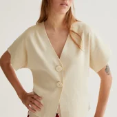 Gilet beige compania fantastica 10223 gilet manche courte beige fermé avec 2 gros boutons uni beige cardigan punto beige