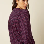 Blouse Leslie king louie blouse manche longue à motifs sur fond prune . boutons carré leslie blouse chartre evening blue 10679
