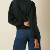 sweat bibi king louie bibi sweater reyna check 10918 sweat sportsweart motif carreau vert et bleu sur fond noir col rond