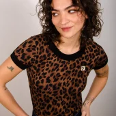 t shirt "outline" mademoiselle yéyé 62218b t shirt à manche courte col rond imprimé leopard logo melle yéyé