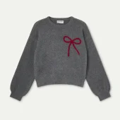 pull noeud compania fantastica jersey punto gris con detalle de lazo rojo pull manche longue gris uni avec un gros noeud brodé sur le coté en haut rouge
